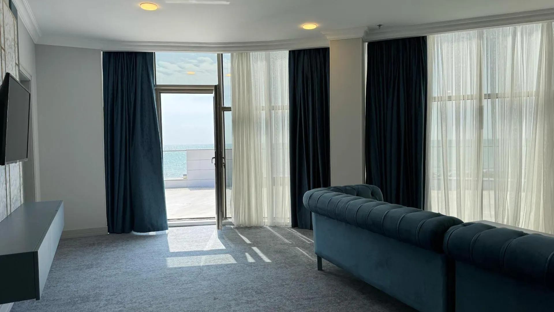 Titanik Baku Hotel 5*,