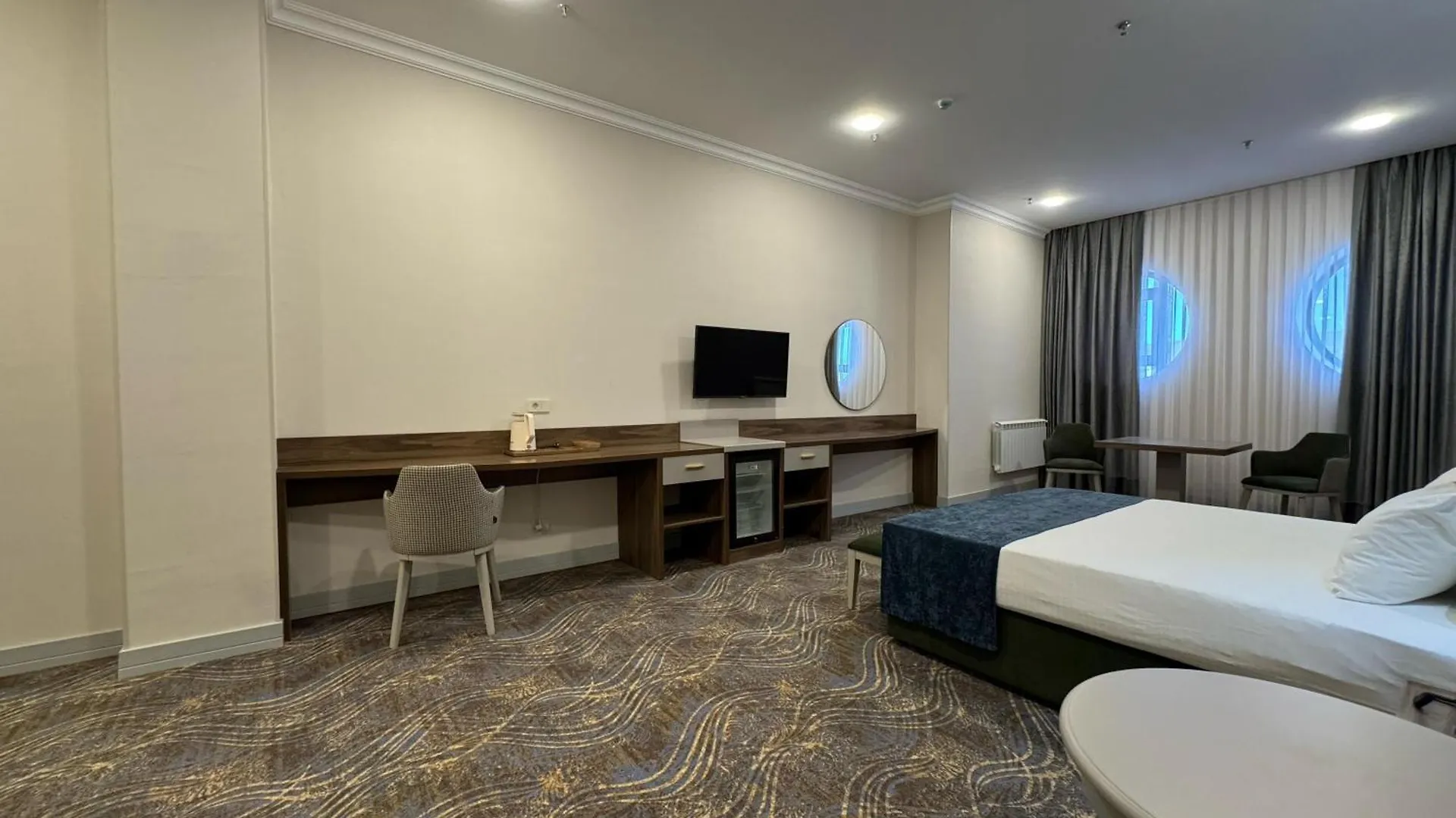 Titanik Baku Hotel 5*,